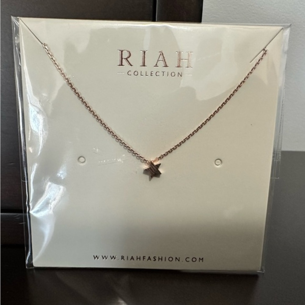 Riah Collection Rose Gold Star Necklace‎ NWT